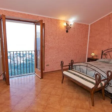 Vila Laura Scala
