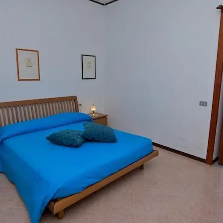 Vila Laura *
